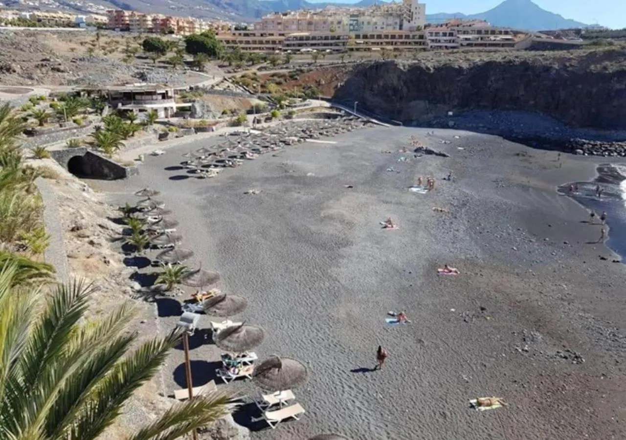 Central 2Bedroom 200M From Beach Callao Salvaje Apartment